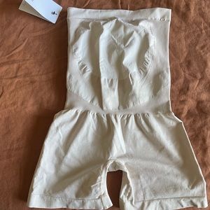 Blanqi women’s maternity shorts